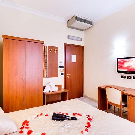 Hotel Suite Caesar Рим Екстериор снимка