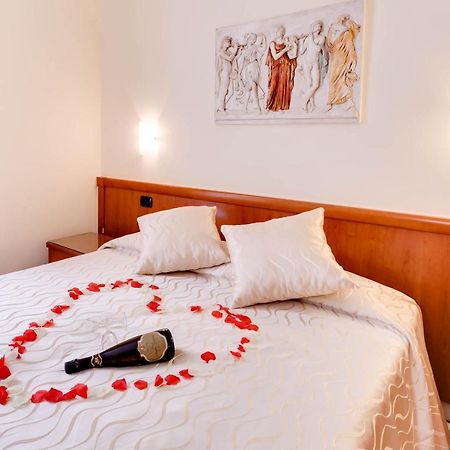 Hotel Suite Caesar Рим Екстериор снимка