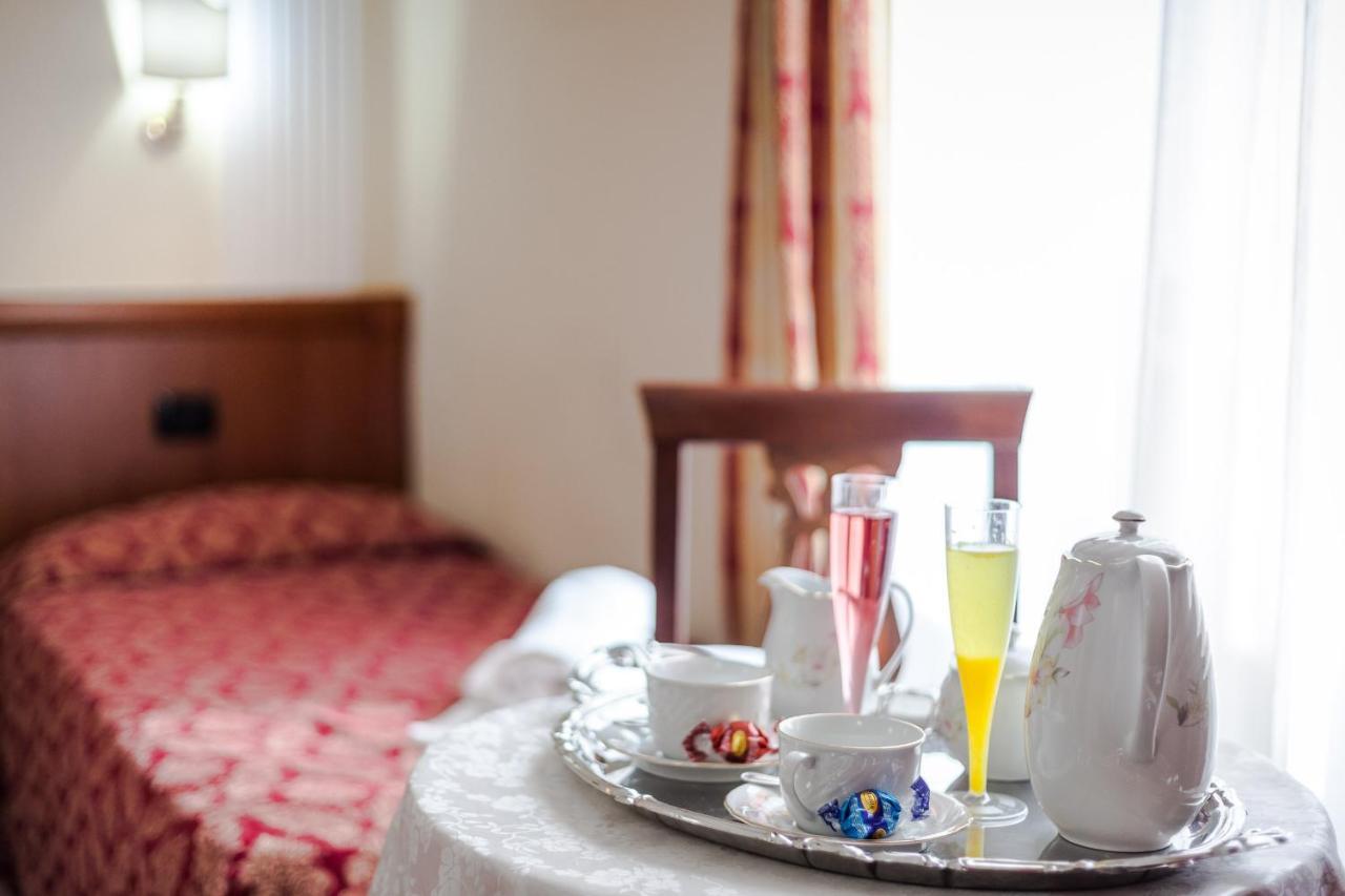Hotel Suite Caesar Рим Екстериор снимка
